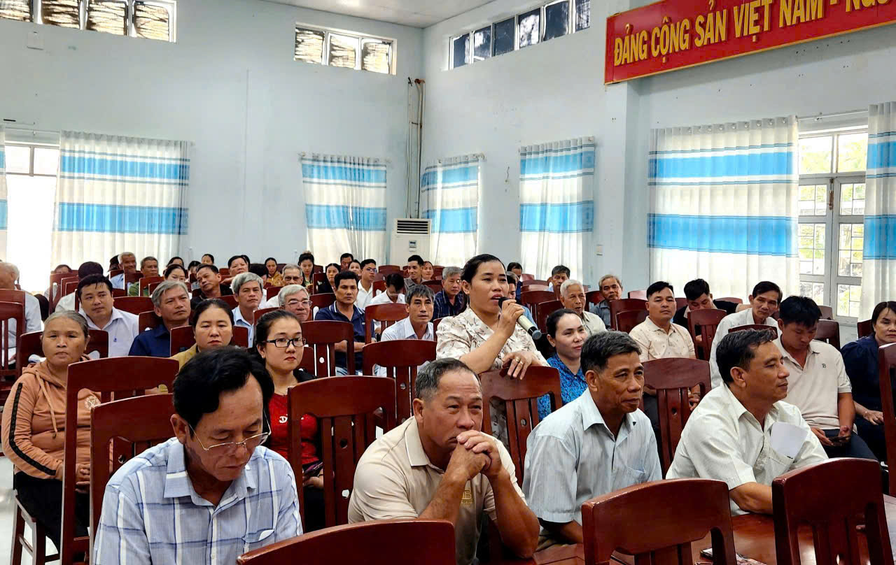 TỔ ĐẠI BIỂU HĐND TỈNH (TỔ 21) TIẾP XÚC CỬ TRI PHƯỜNG HÒA HIỆP TRƯỚC KỲ HỌP THỨ HAI